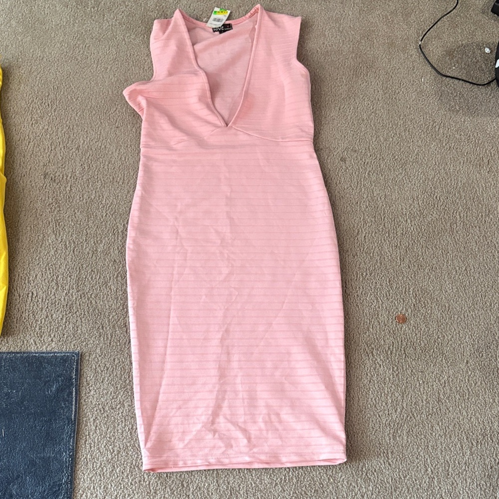 Chic Pink V-Neck Midi Dress